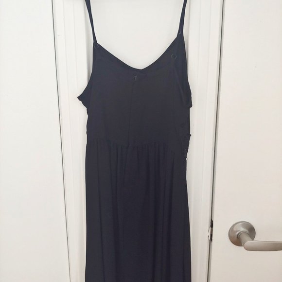 H&M Fit and Flare Cut Out Black dress - Picture 3 of 3